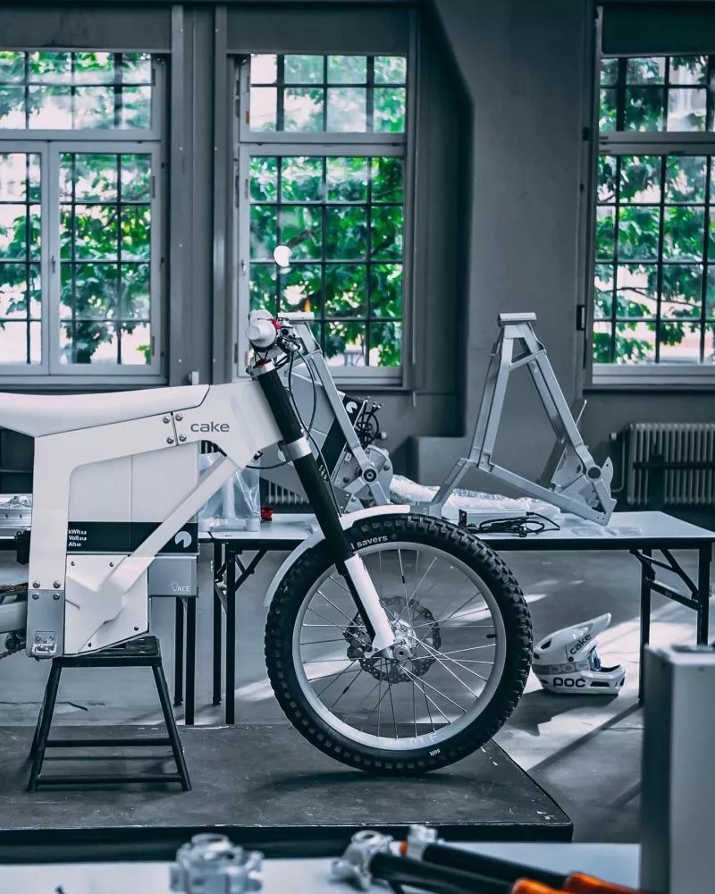 Cake is hoping that PaperShell's natural composite can replace plastic components used for its electric motorcycles