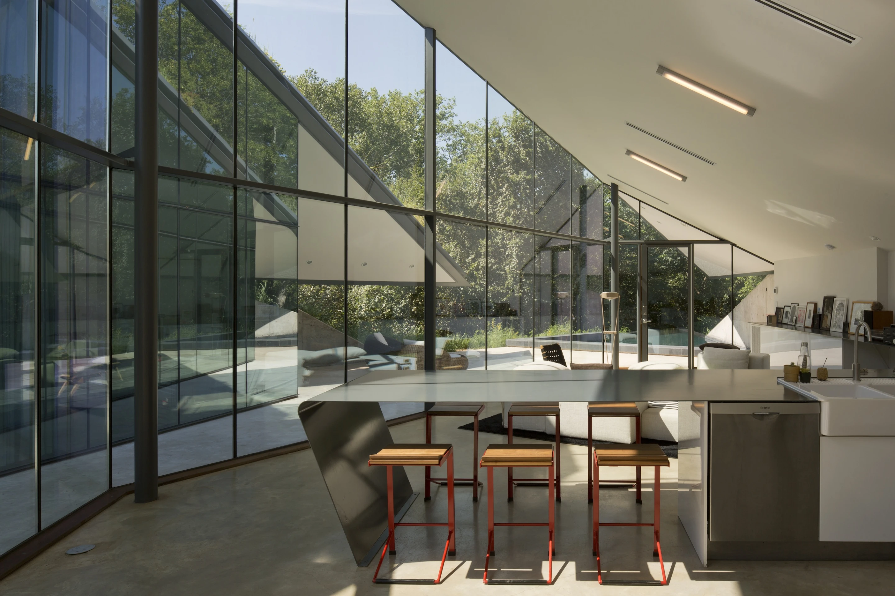 Natural resources are harnessed where possible, with a series of energy-saving technologies combining to reduce the carbon footprint of Edgeland Residence