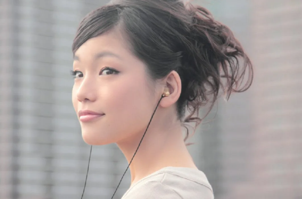 Instead of silicon earbuds, Final Audio Design has opted for a metallic earpad that's claimed to allow the inner ear to adjust to changes in air pressure as needed