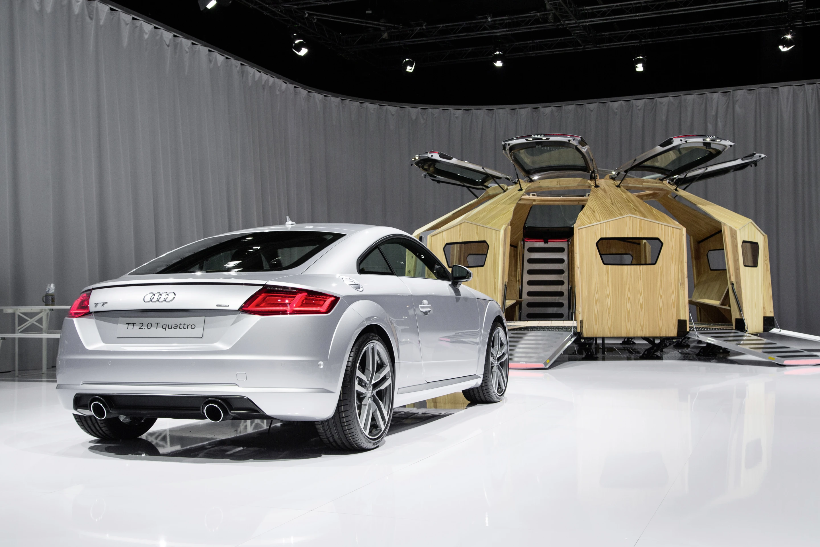 The look of the new TT Coupe provided inspiration for the design of the pavilion