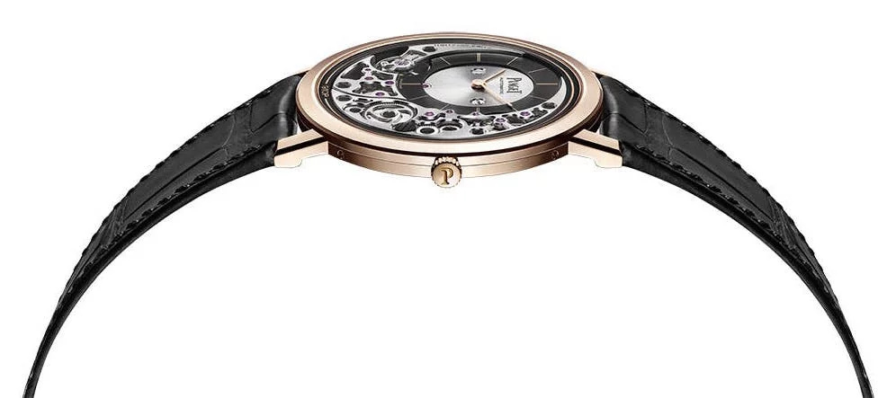The Piaget Altiplano Ultimate 910 is 4.30 mm thick