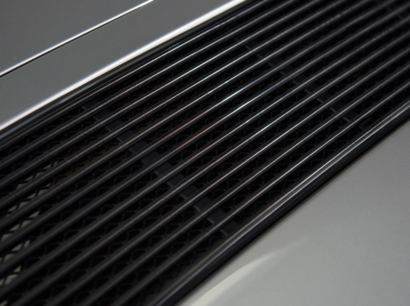 Detailing on the Porsche Writing Desk, by 3 GJB 17