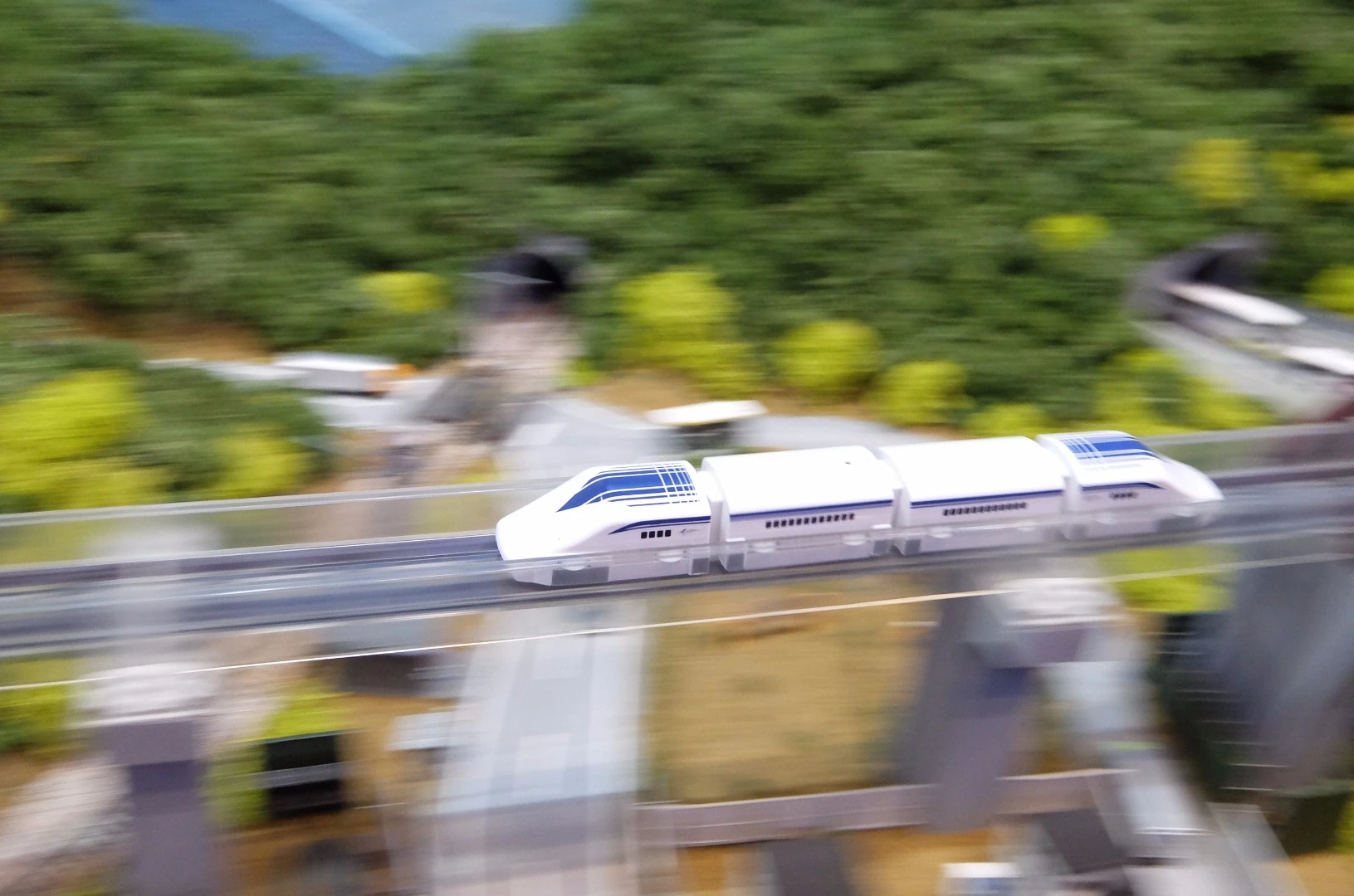 he Linear Liner was designed to replicate the abilities of the real SC Maglev