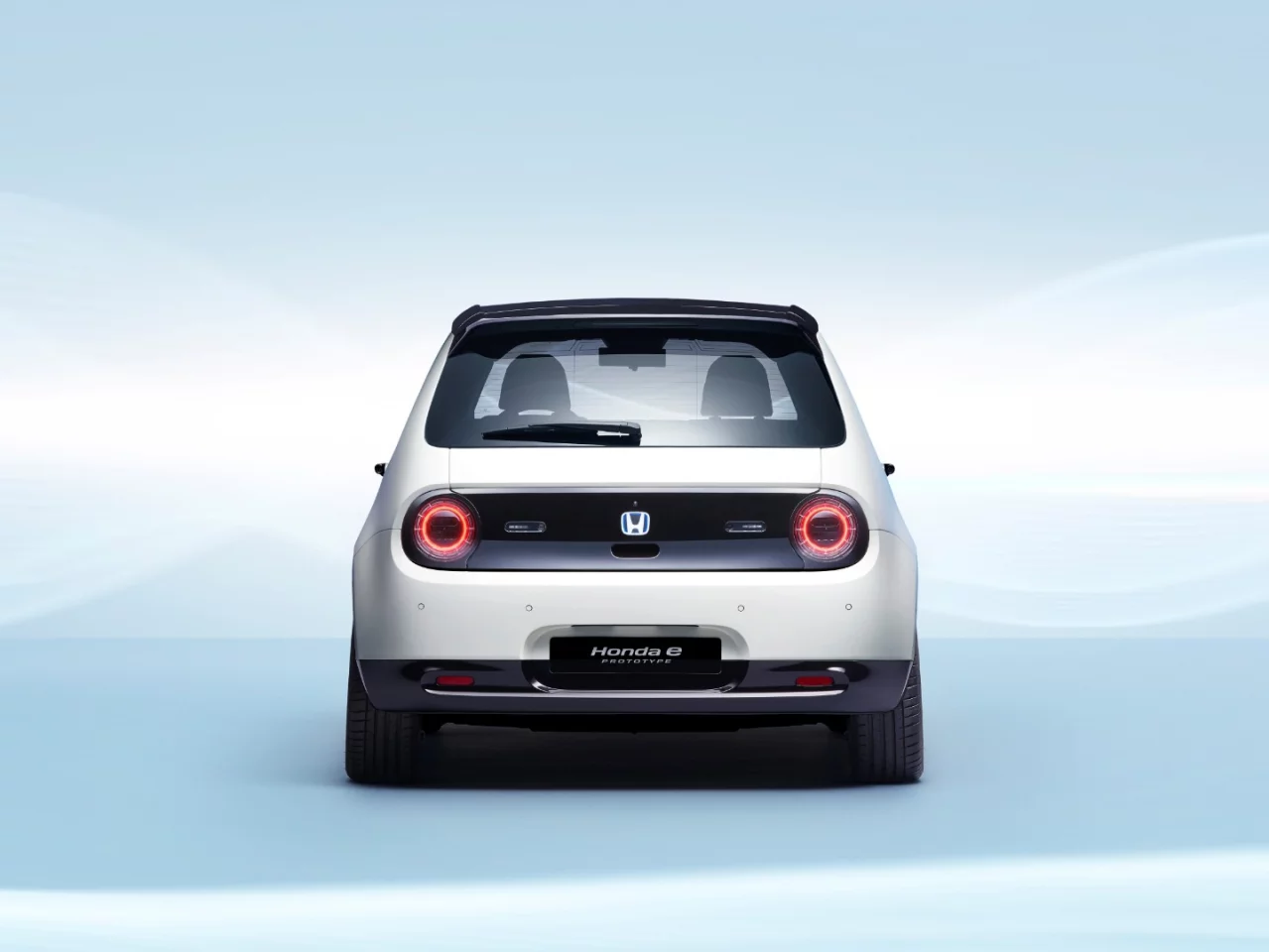 The Honda e's simple, clean design and charming early Civic-like looks make it tailor-made for city getabout duties