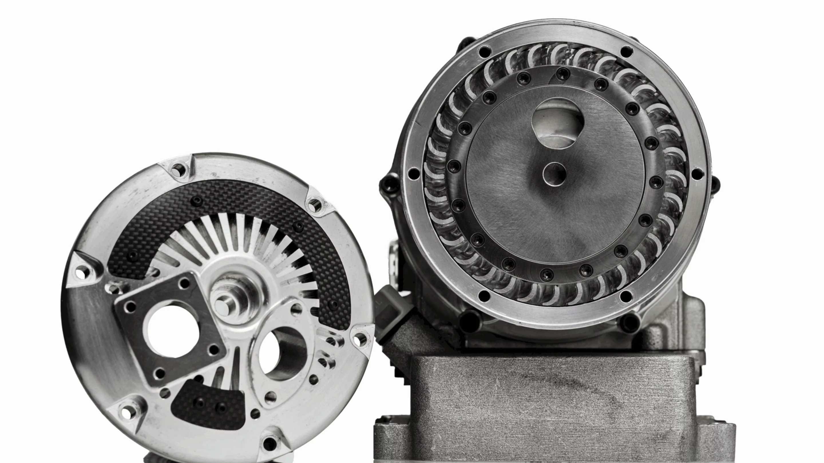 Super-compact internally rotating combustion engine packs a solid punch