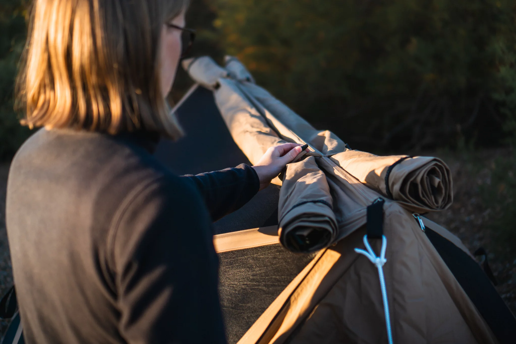 Integrated tie-offs keep the fly rolled up when it's not needed
