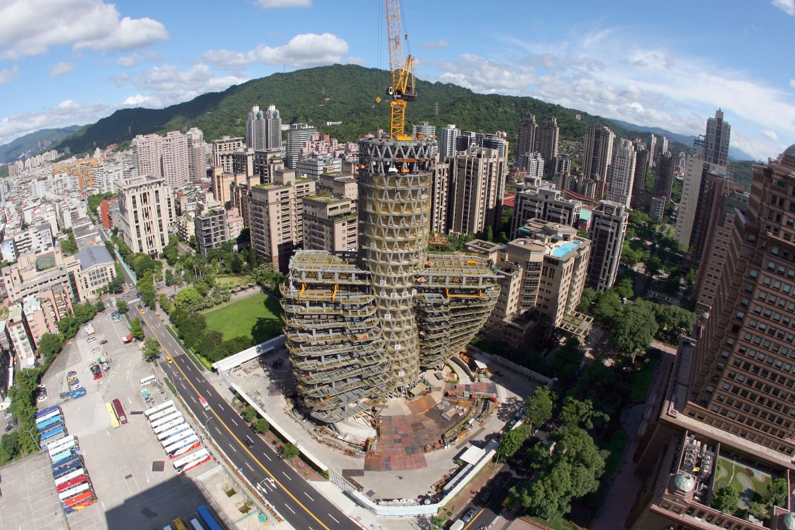 The Agora Garden Tower takes the form of a double helix