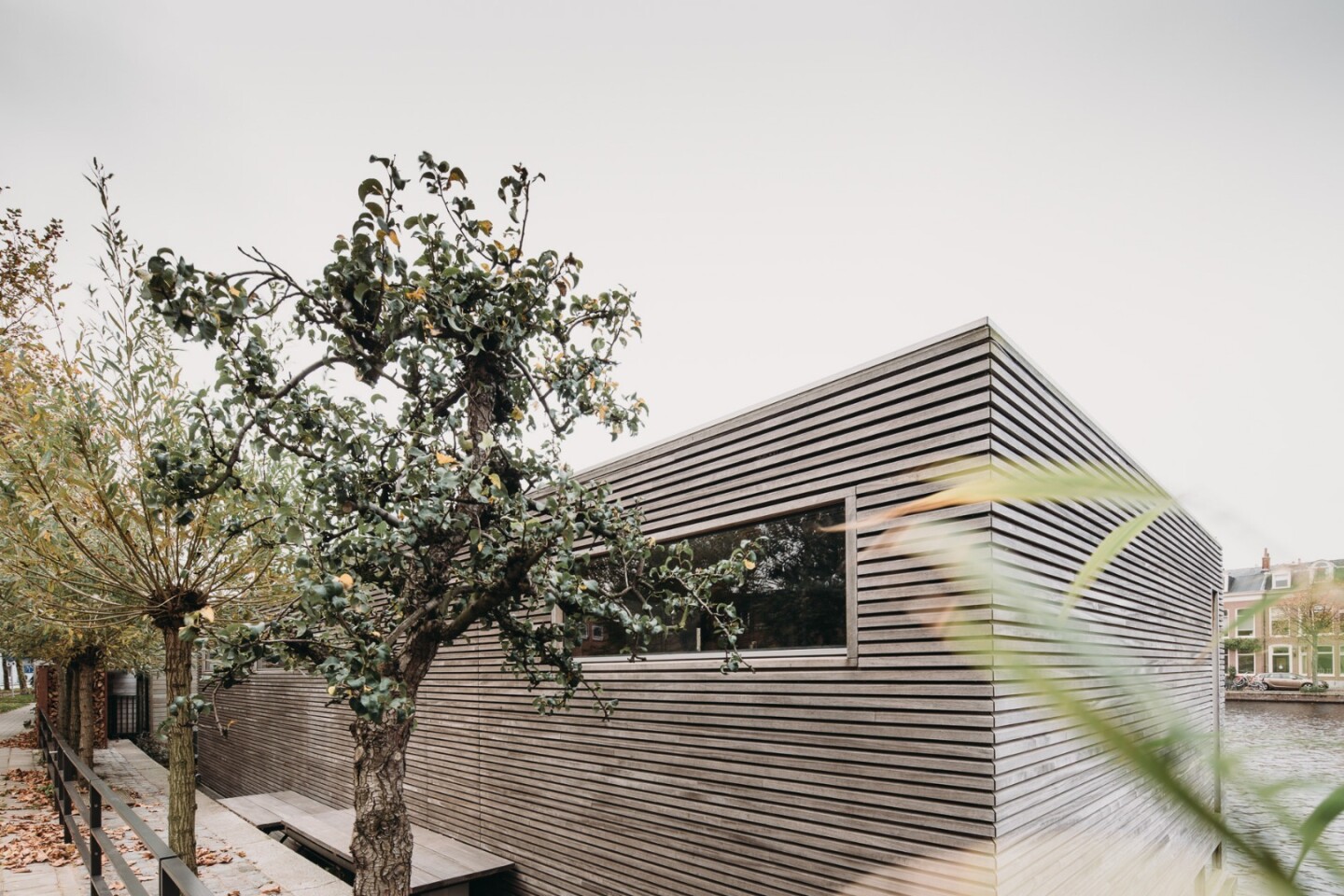 Dutch architectural studio vanOmmeren-architecten has completed an inspiring energy neutral floating home