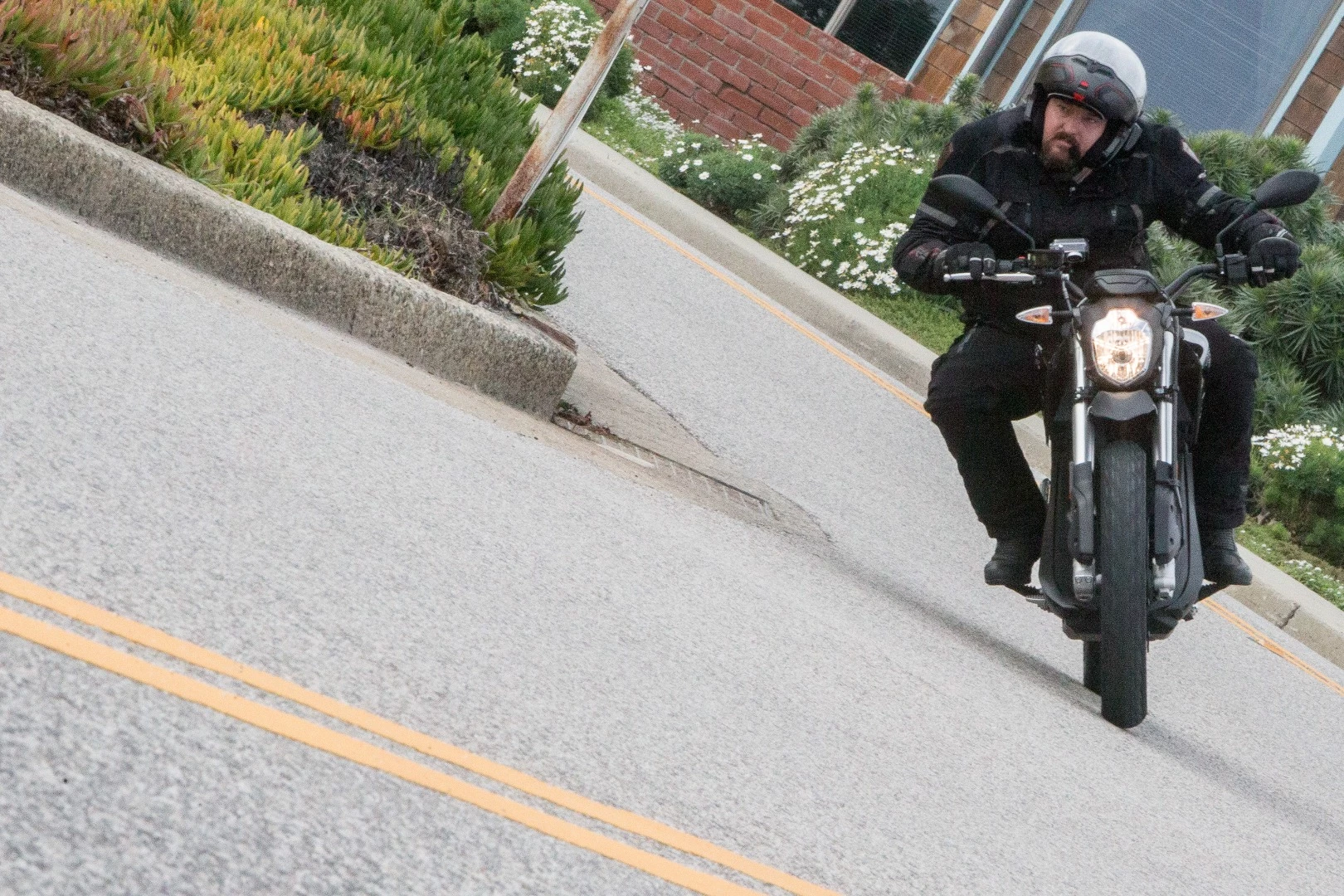 Zero Motorcycles 2016 DSR: lots of fun to throw around