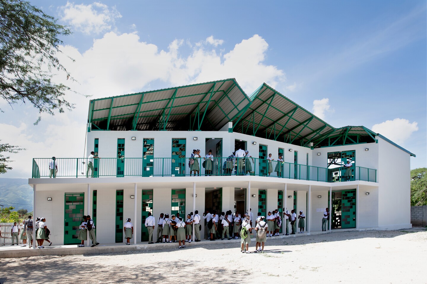 La Reference School was designed in response to the devastation in Haiti wrought by recent natural disasters