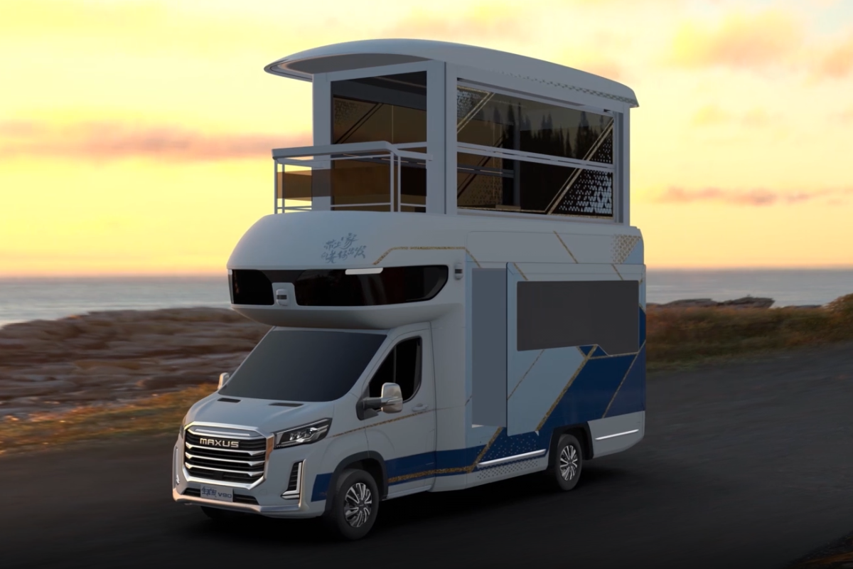 Towering Chinese smart RV features elevator to second-floor sunroom