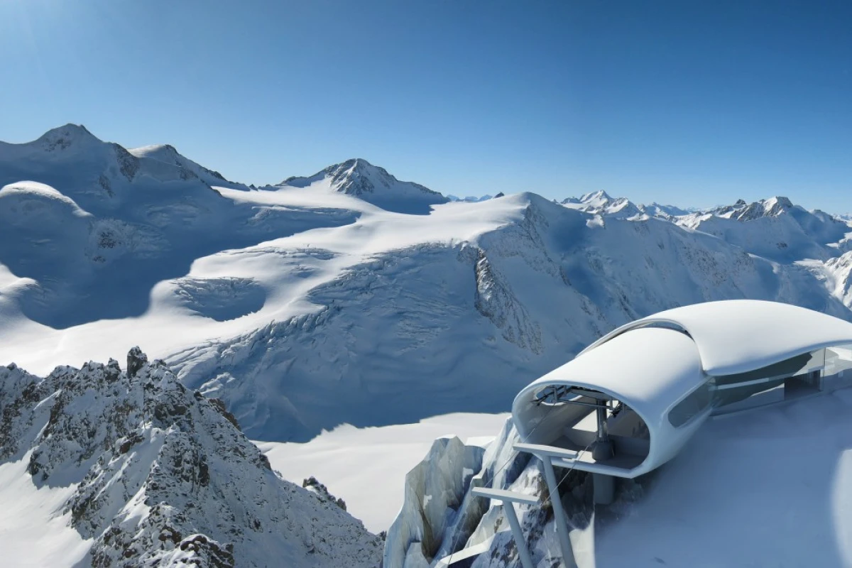 Austria’s highest cable car and visitor center was unveiled late last year, located at the very top of the Pitzal Glacier (Image: Pitztaler Gletscherbahn)