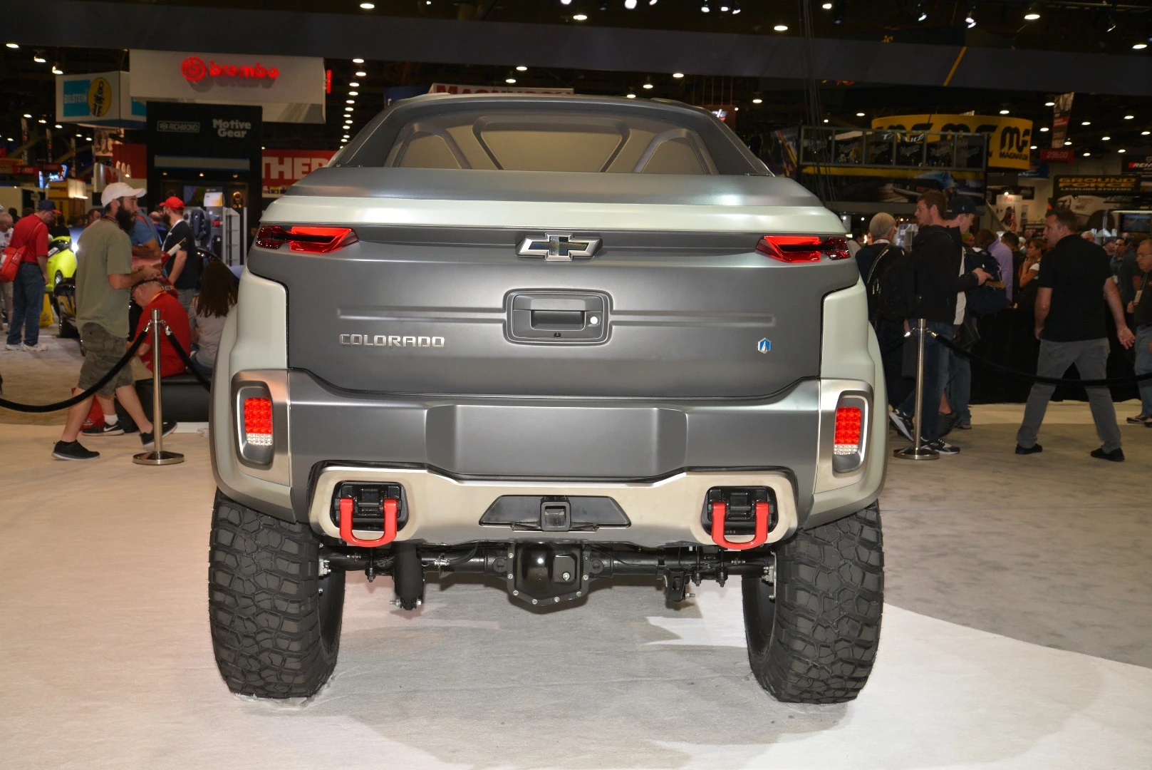Chevy's Colorado ZH2 truck is an off-road-ready military vehicle with hydrogen fuel cell power