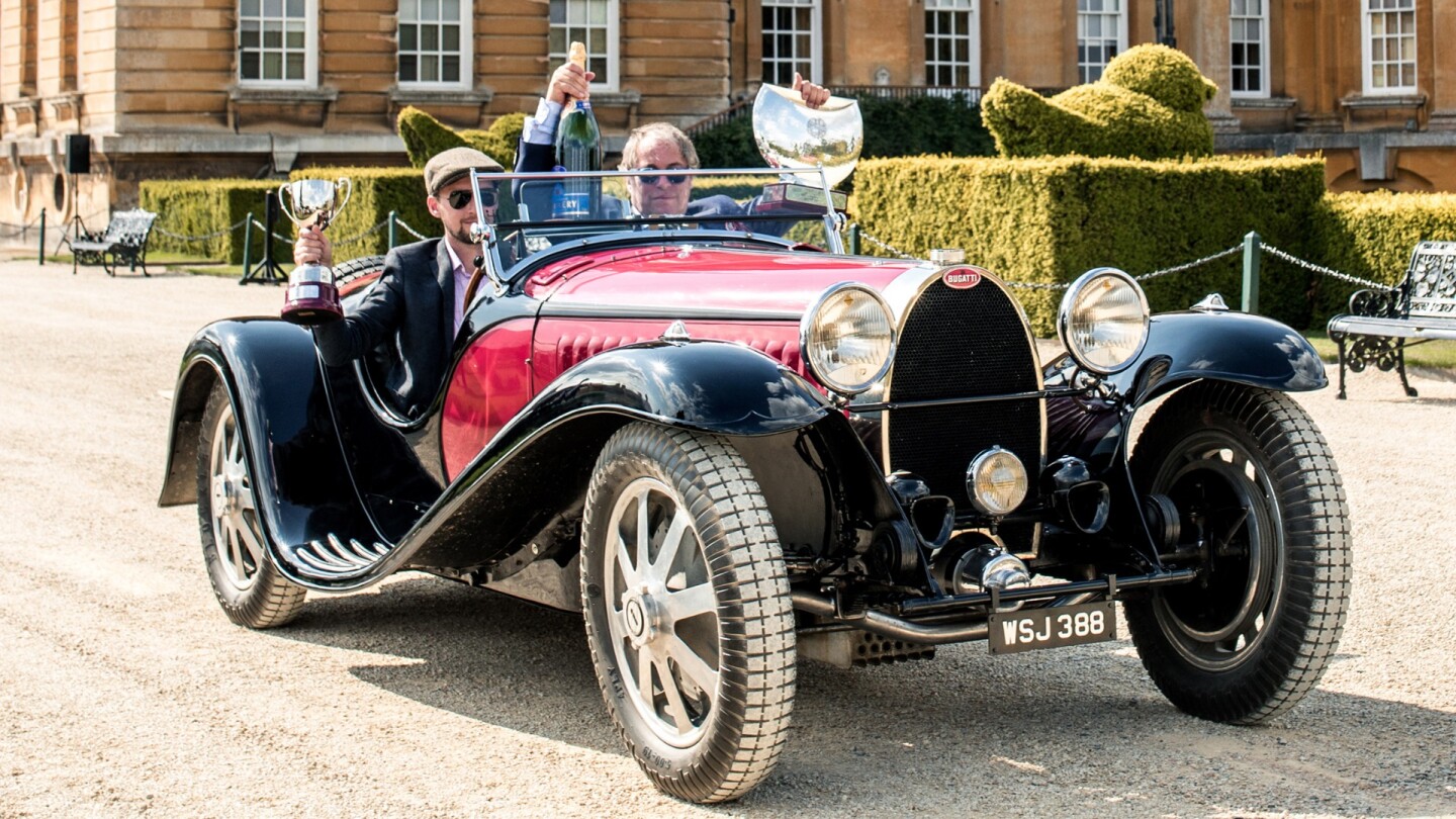 1933 Bugatti Type 55 Roadster by Jean Bugatti | Winner: 2018 Salon Privé | Owner: Robert Bishop, Palm Beach, Florida, USA | Specifications: 2,262 cc DOHC inline 8-cylinder supercharged engine • 130 horsepower at 5,000 RPM • 4-speed manual gearbox • Solid front-axle suspension, live rear axle with leaf springs • Four-wheel mechanical drum brakes