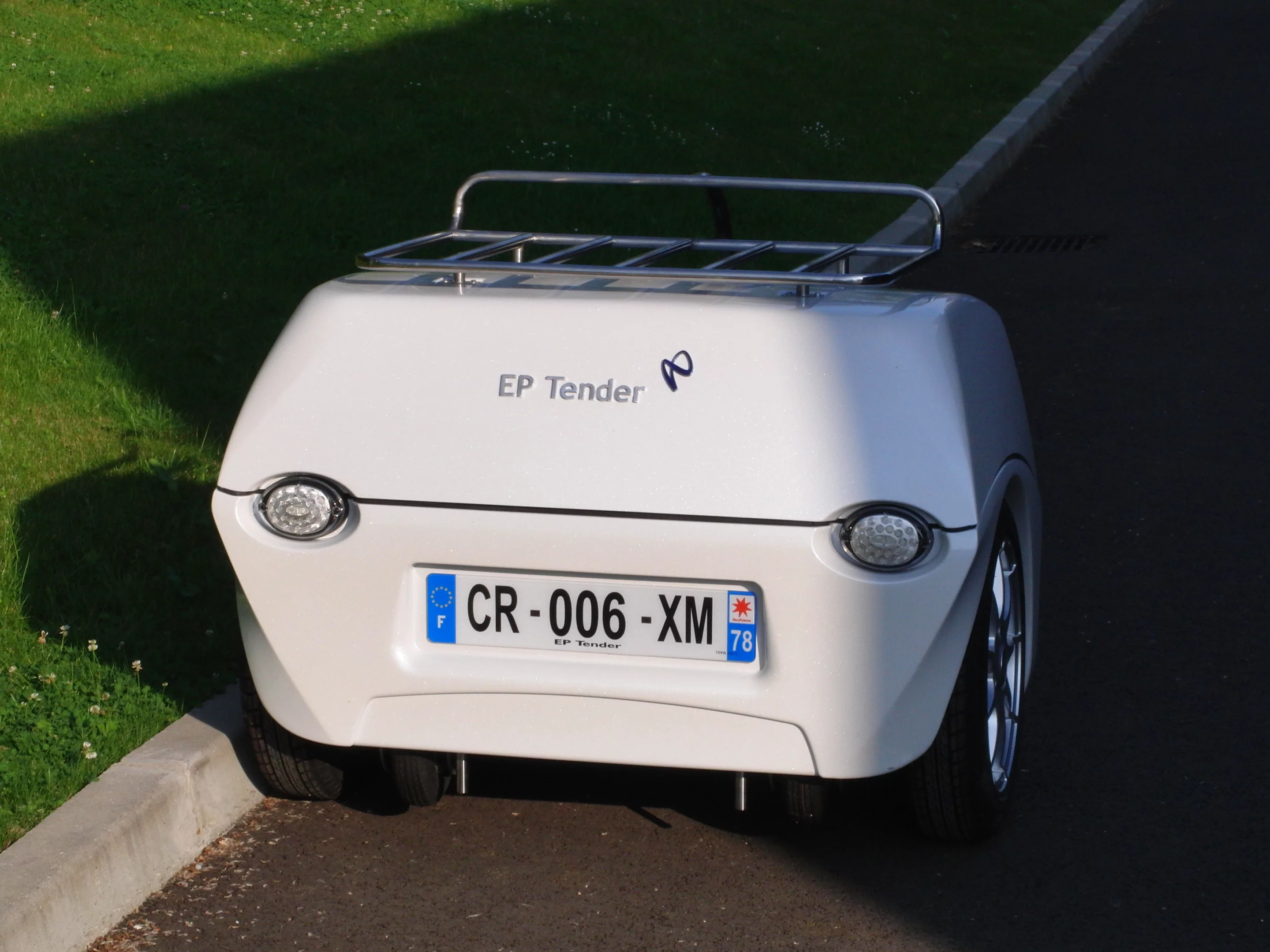 Portable charge system is designed to extend range and reduce the need for lengthy recharging stops