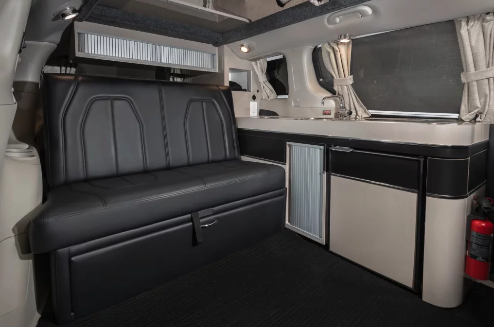 Inside the 5 Mars Illusion Hybrid