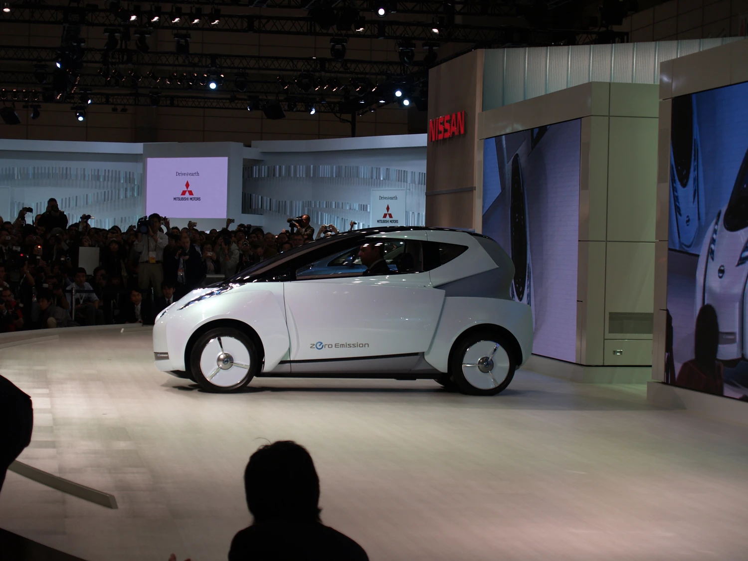 Nissan's unveiling of the LandGlider