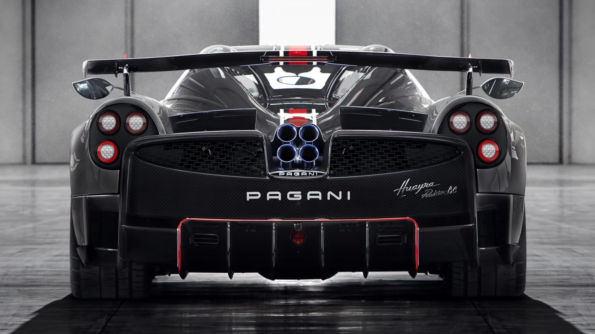 Signature 4-port exhaust still looks great