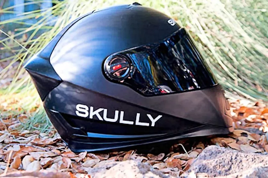 The AR-1 has the classic aerodynamic lines shared by all modern helmets (Photo: Skully Helmets)