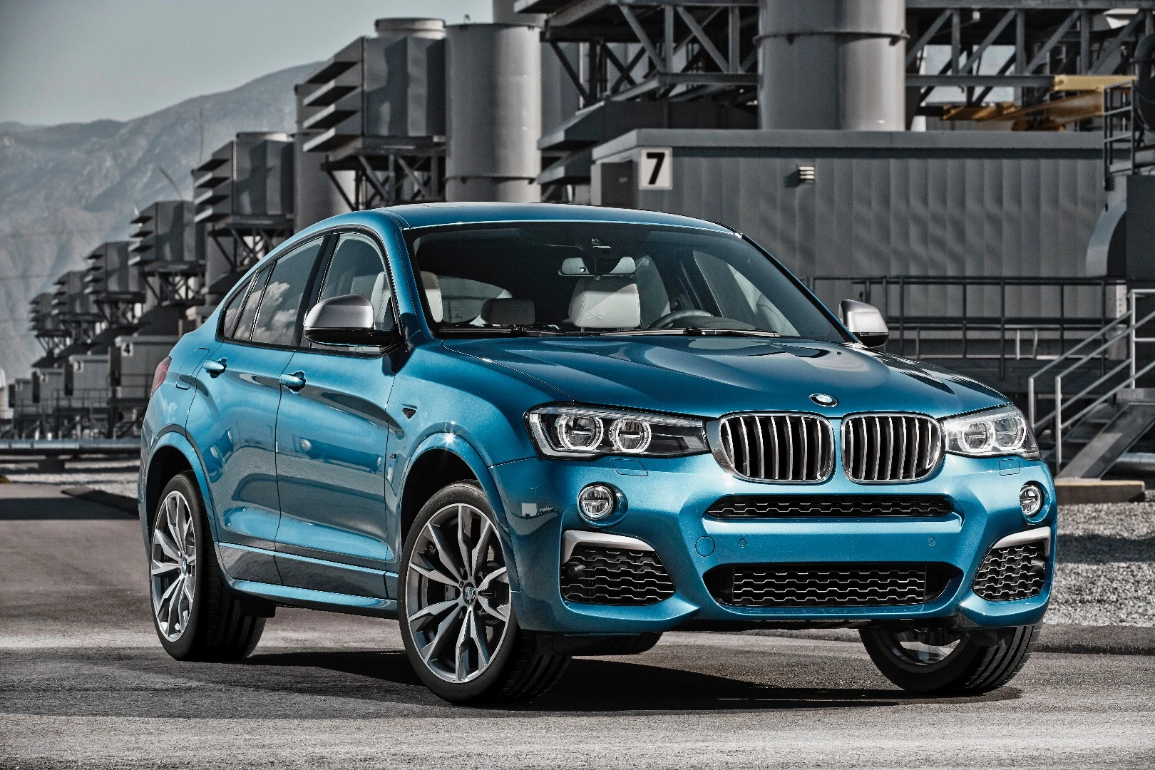 The M40i's engine features some components from the M4's motor