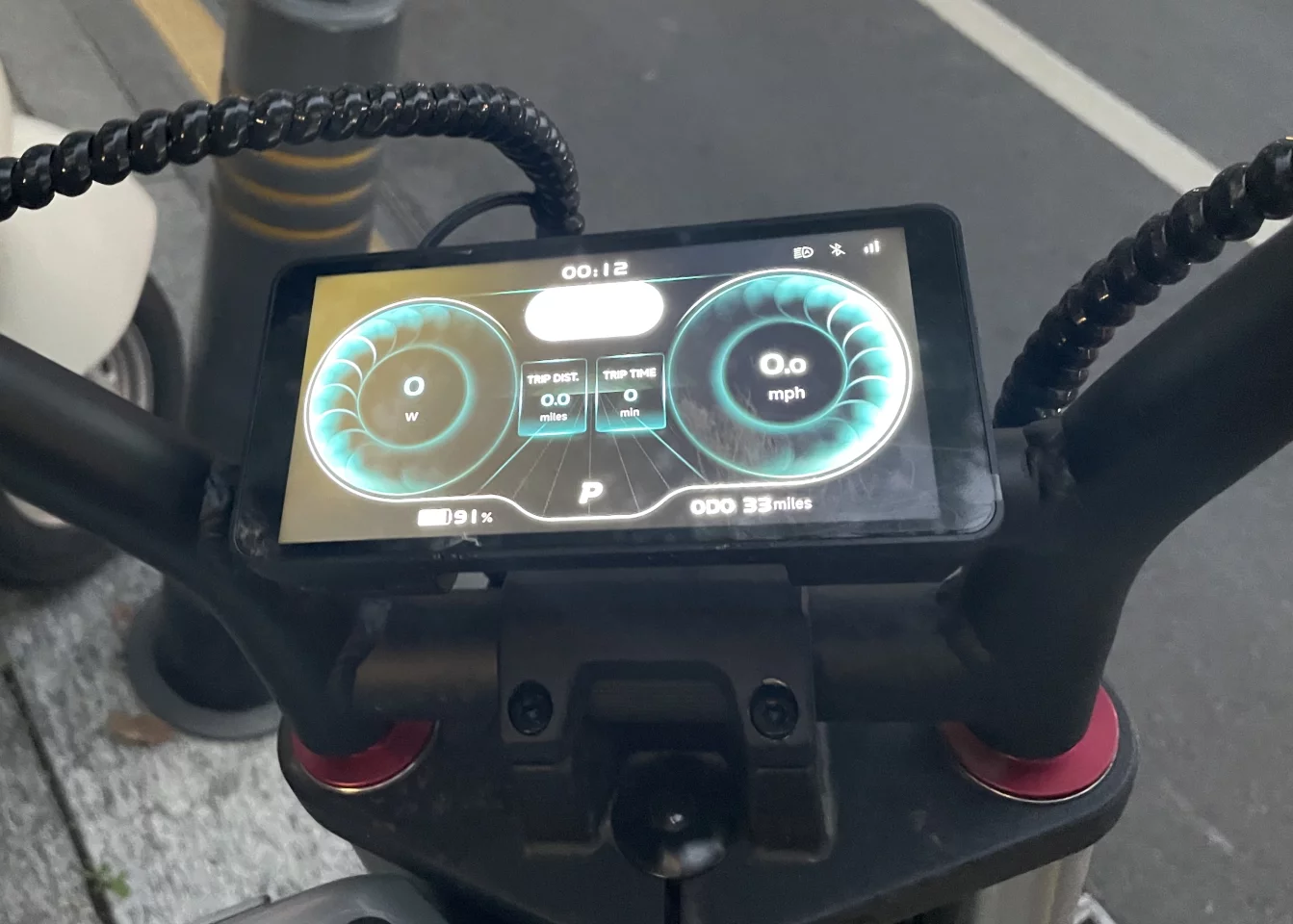 Even in daylight, the 5.5-inch display was bright and easy to read