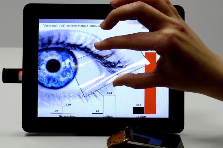Researchers have developed touchscreens containing carbon nanotubes that can be made of low-priced renewable raw materials (Image: Fraunhofer IPA)