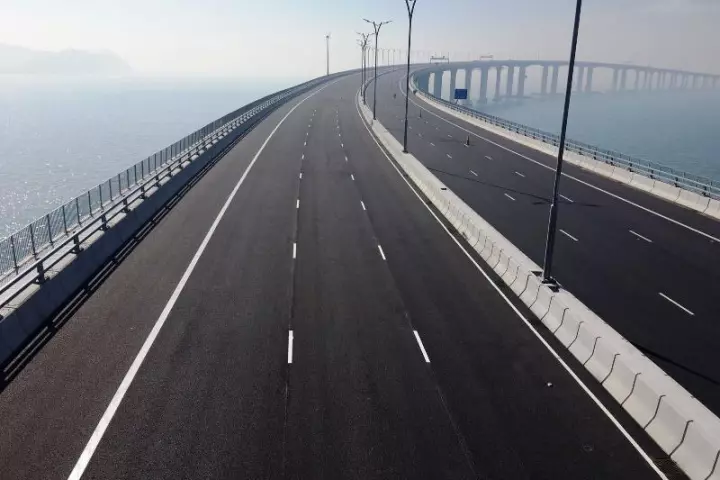 The Hong Kong-Zhuhai-Macau Bridge measures 55 km (34 miles), including connecting roads