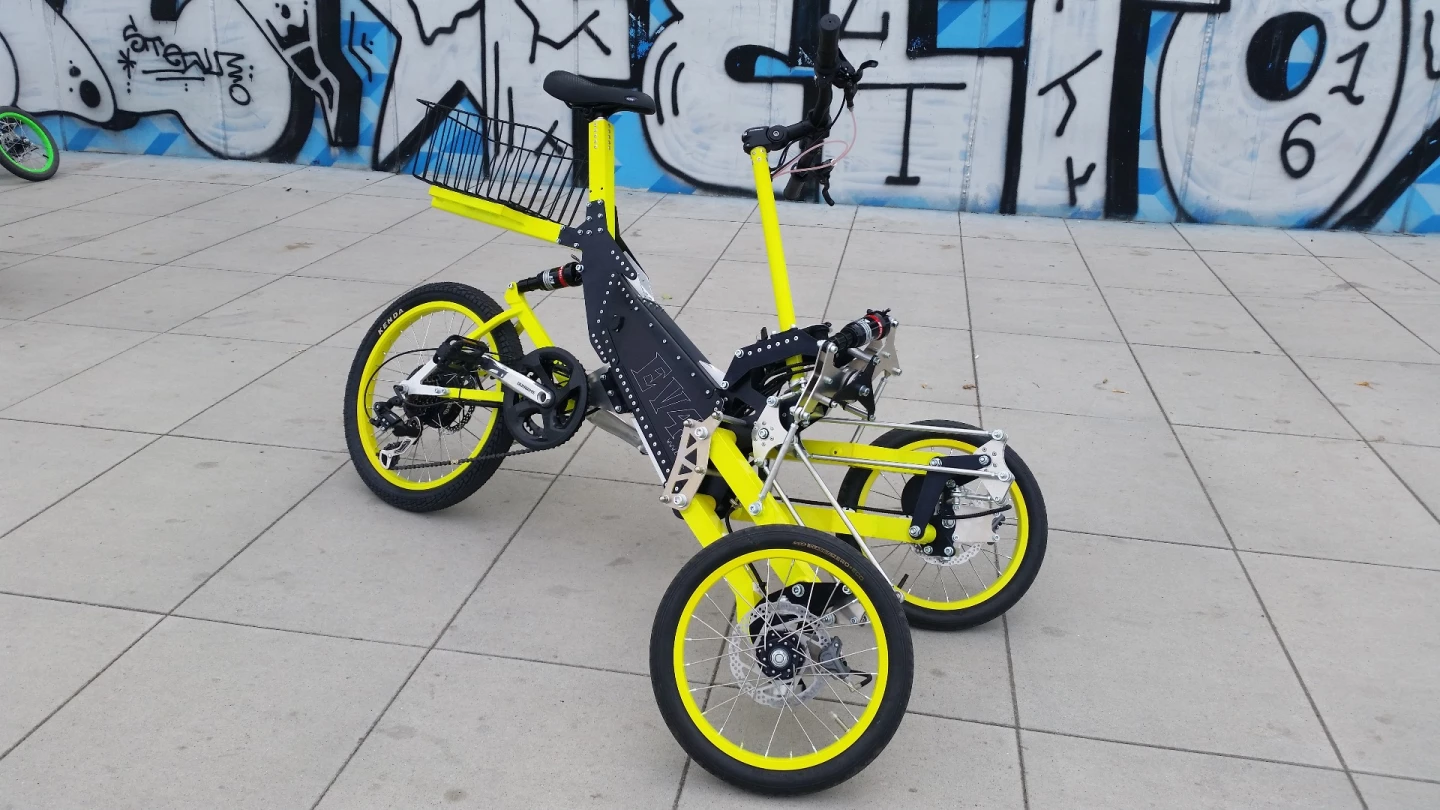 The EV4 e-trike can stay upright without relying on its kickstand