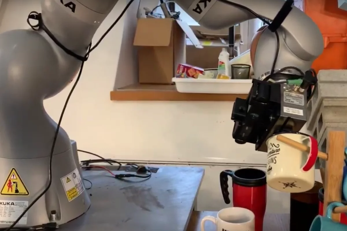 Called Keypoint Affordance Manipulation (KPAM), the researchers say the new control software can afford robots fair greater flexibility