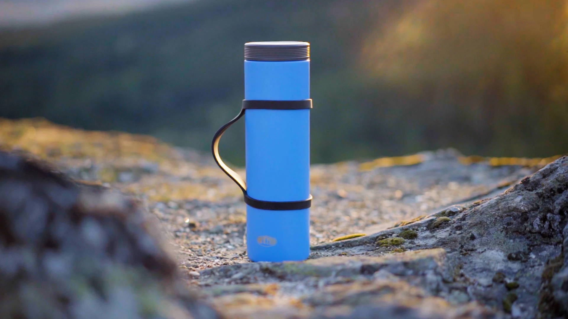 The GSI 2 Can Cooler Stack lets you easily bring a pair of cold drinks to scenic viewpoints, instead of lugging an ice-filled cooler