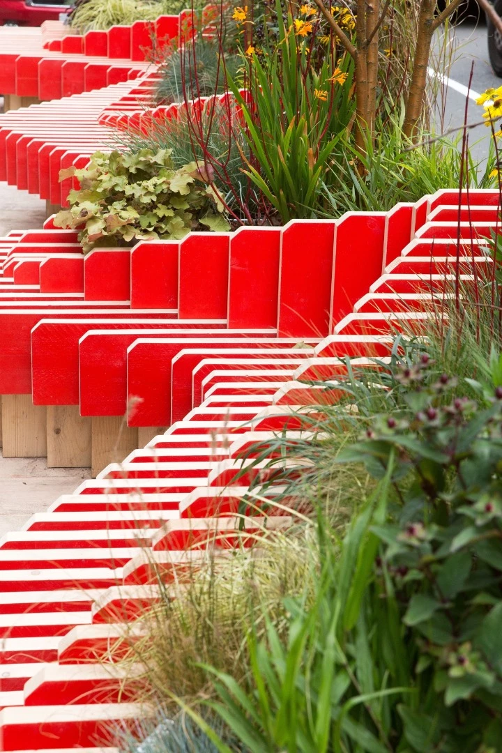 The Tooley Street Fresh Air Square was funded by the TFL Future Streets Incubator