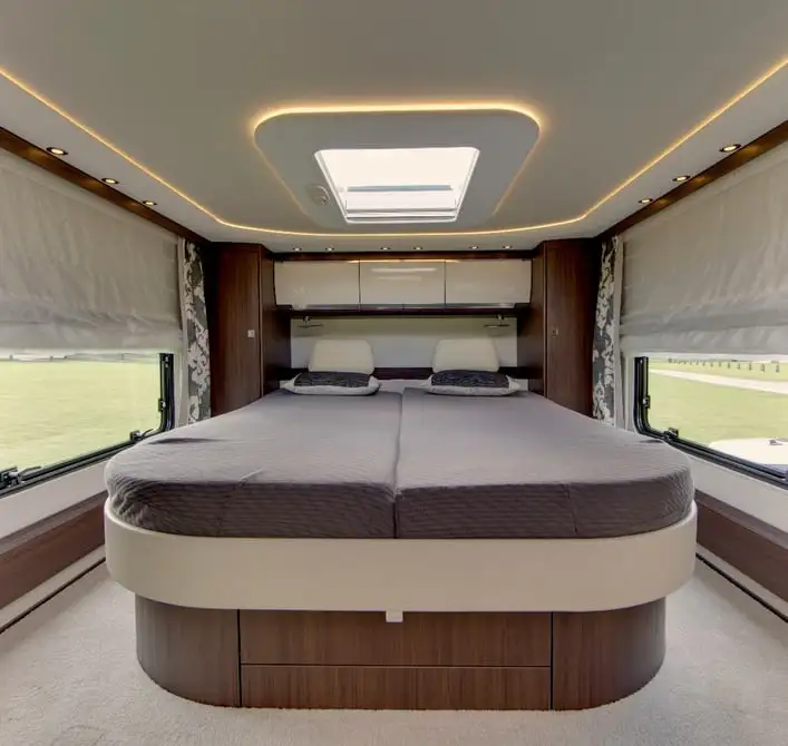 One of the highlights of the Morelo Empire Liner is the bedroom skylight
