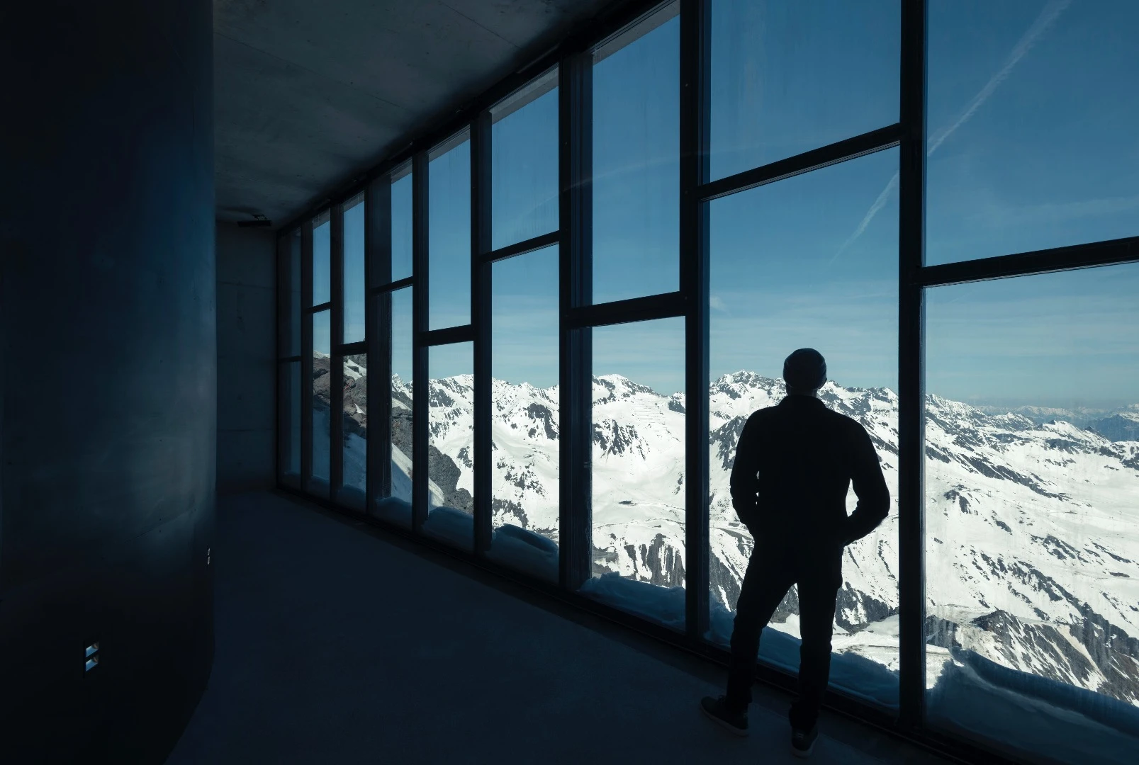 The 007 Elements building itself sports a simple material palette of concrete, steel and glass, which was chosen to reflect modern Bond's style