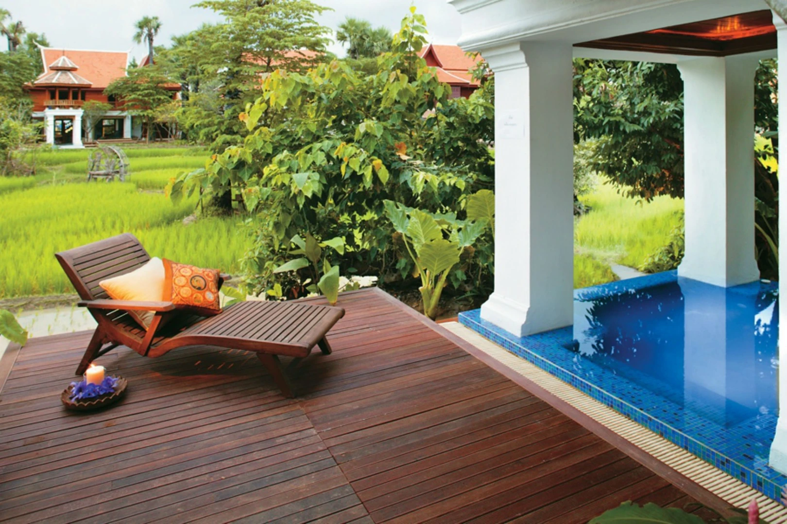 Not to be outshone by the awe-inspiring design of the property, the world-class service at Dhara Dhevi is unmatched