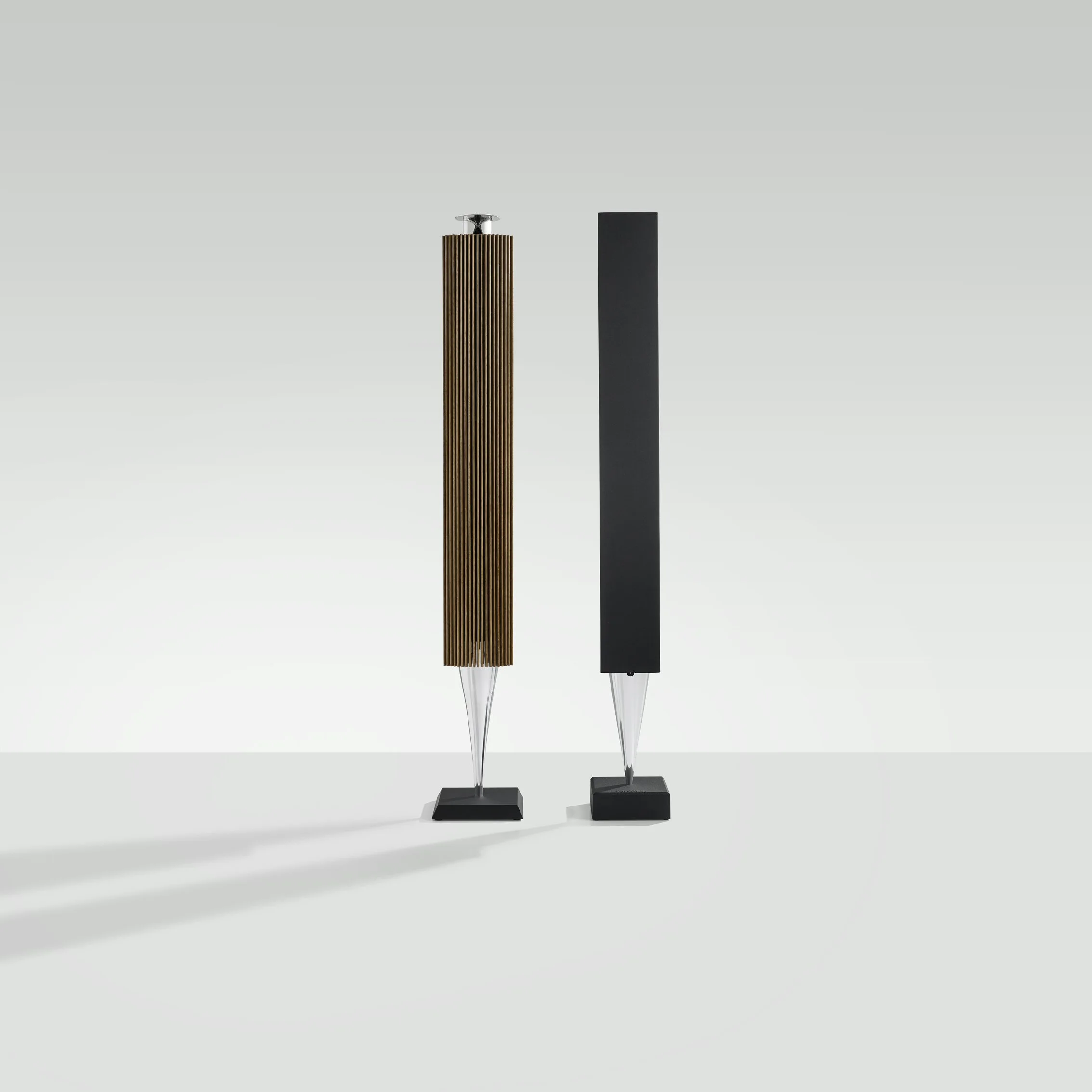 The 21-plate front is available in black composite or solid oak