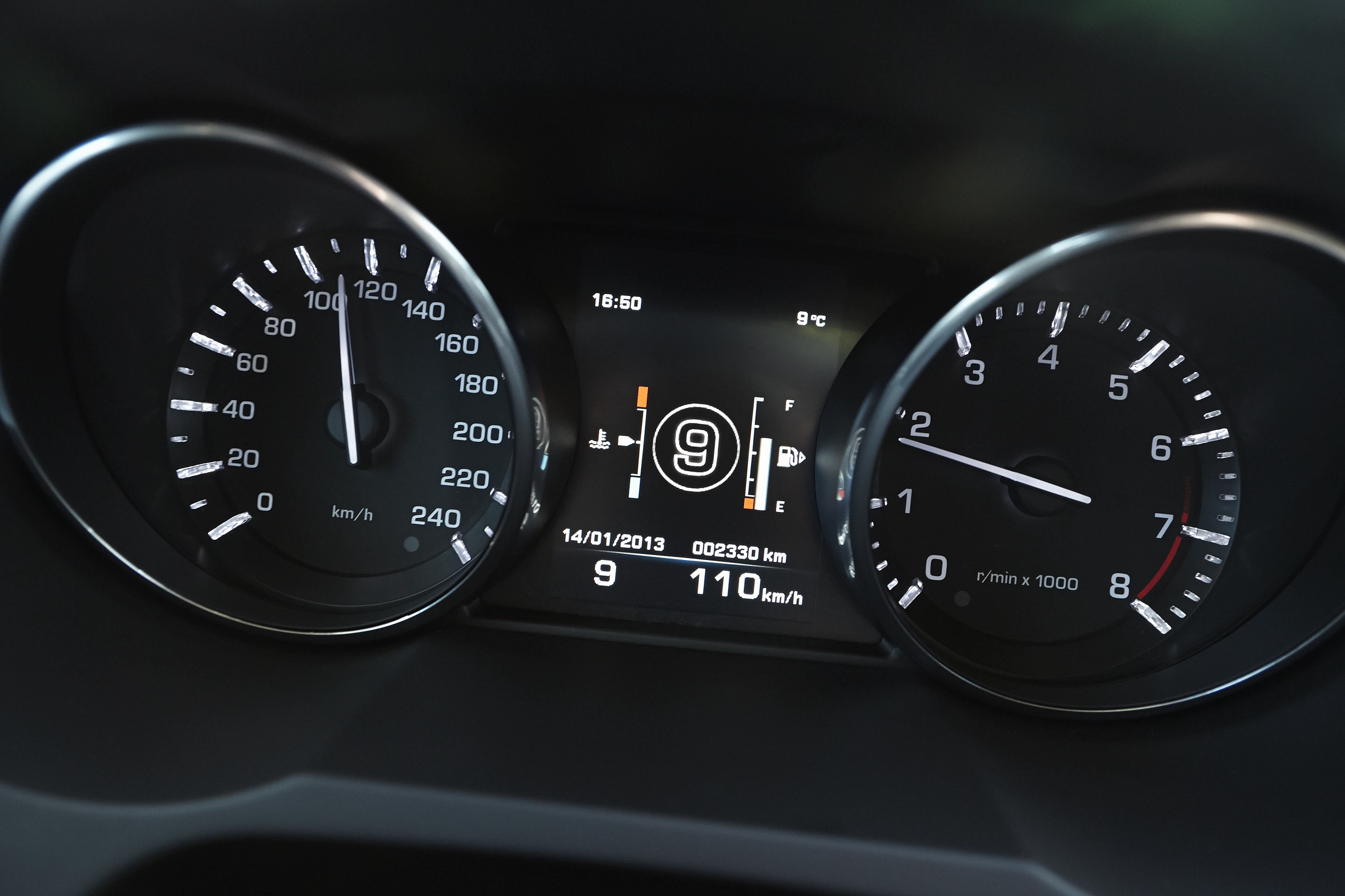 The Range Rover Evoque, with the world's first 9-speed gearbox