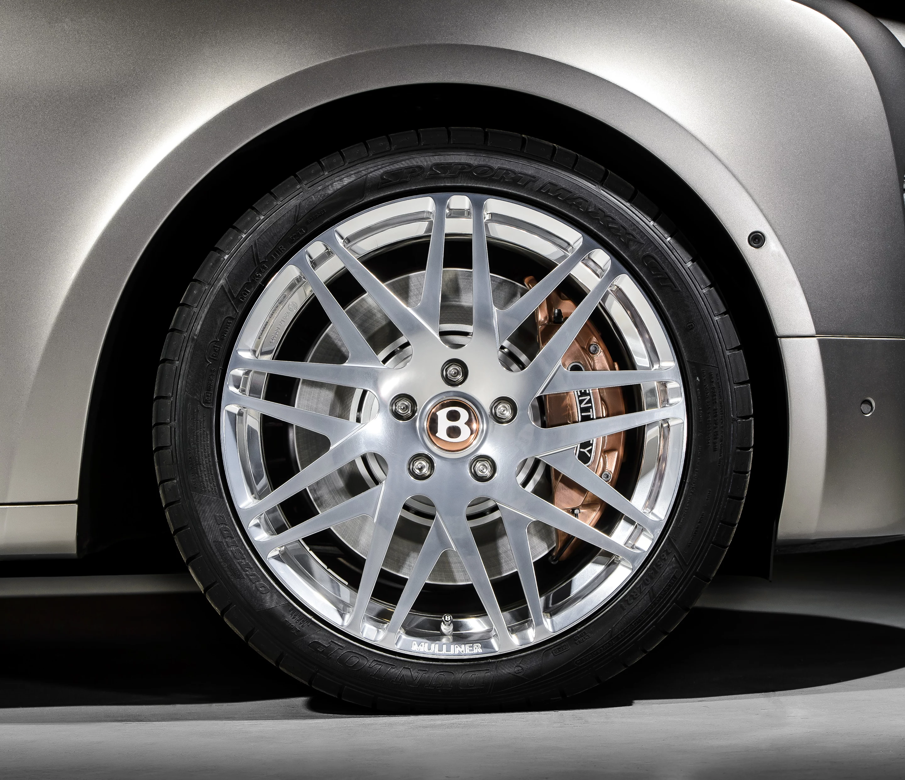 Copper brake calipers highlight the Hybrid Concept's electric power