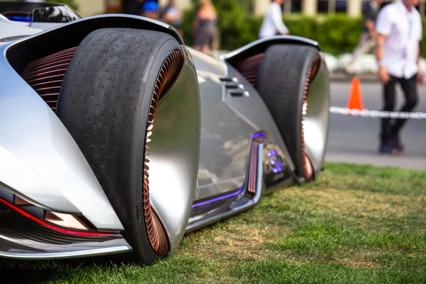 Mercedes-Benz Vision EQ Silver Arrow - customized tread