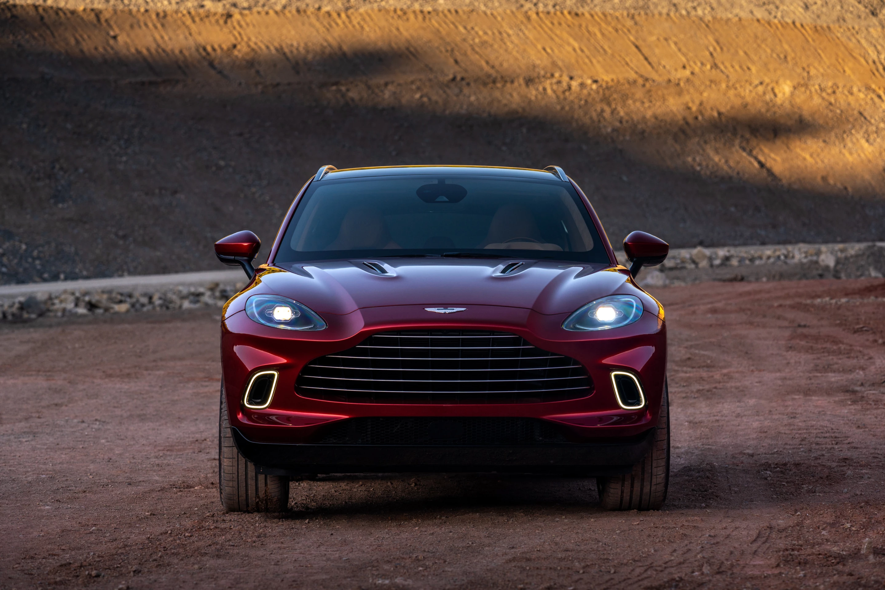 Utilising bonded aluminium, a construction method Aston Martin has refined through the development of its sports cars, the body structure is both very light and incredibly stiff, assisting in the delivery of an overall kerbweight of 2,245kg