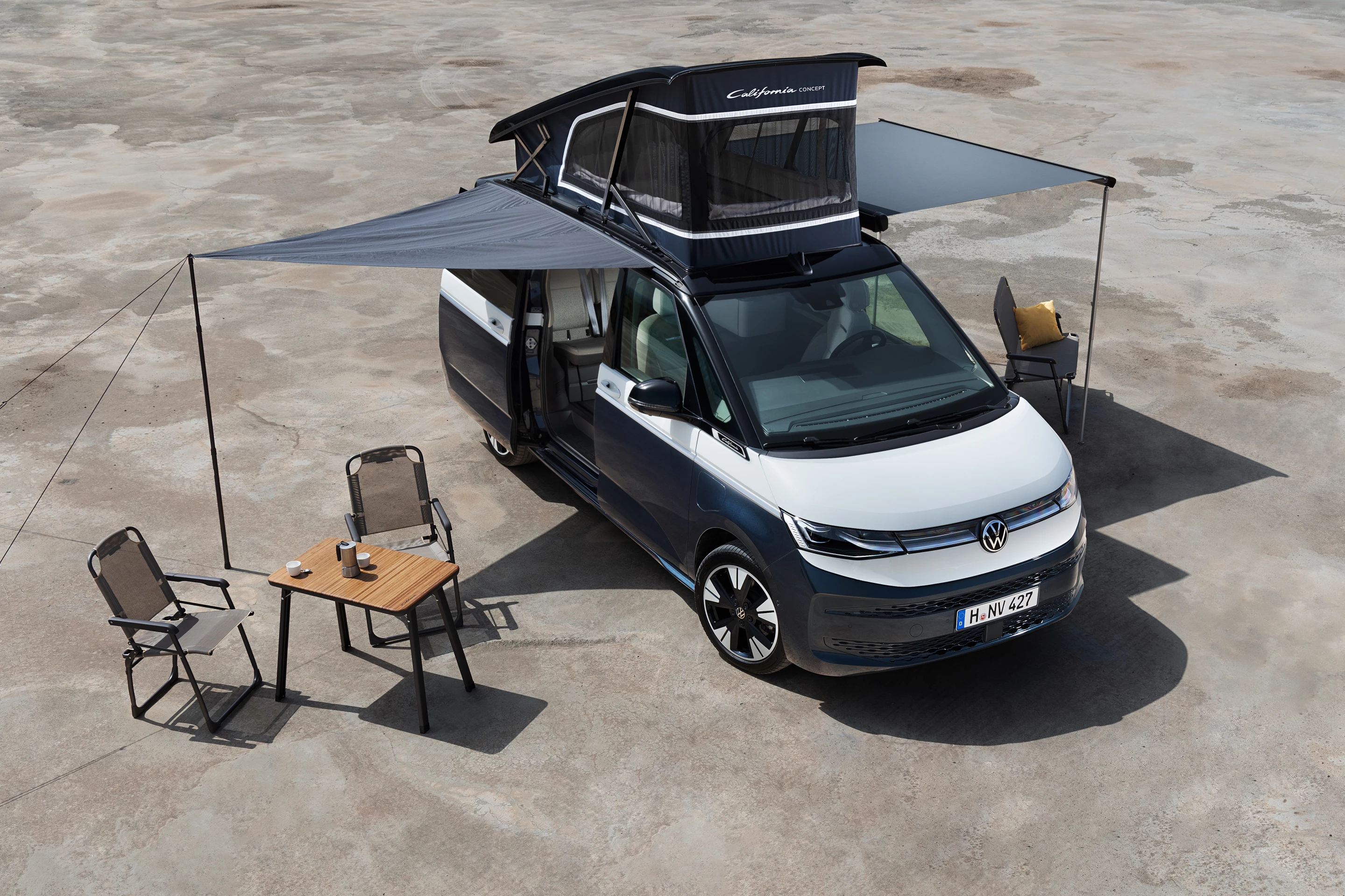 Volkswagen complements the dual-door Multivan design with a dual-awning camper layout