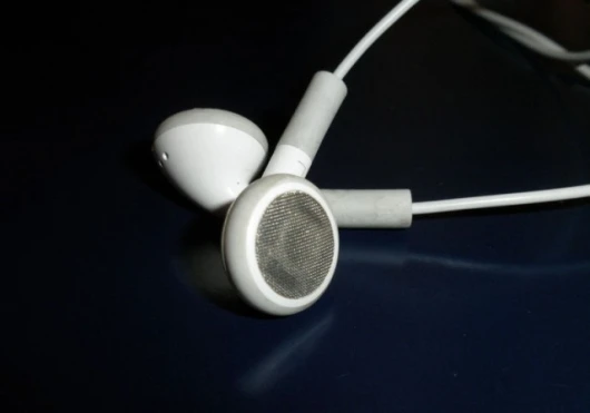 Young people actually prefer the “sizzle” sound of MP3’s