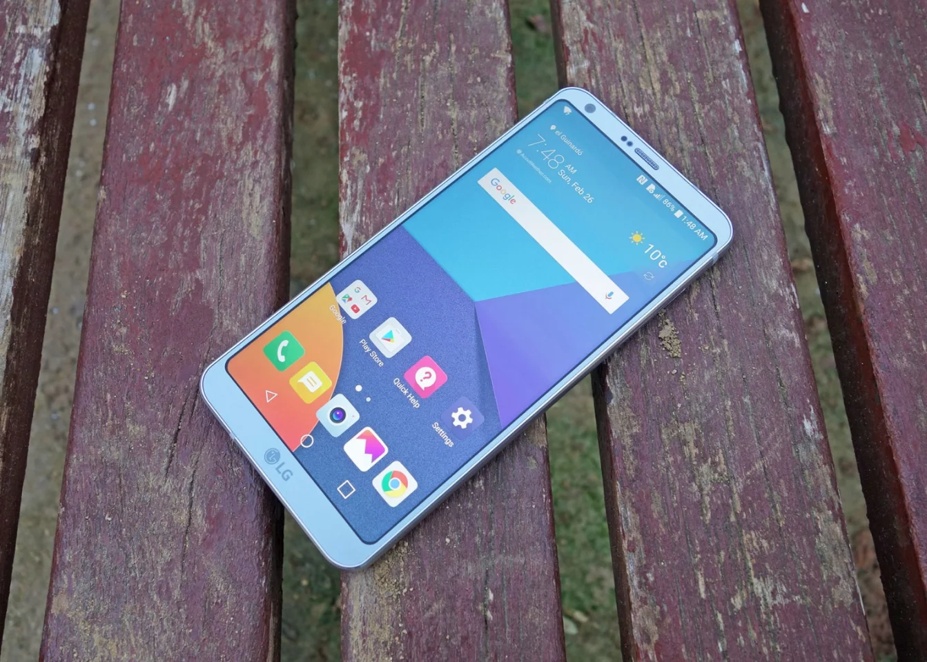 Screens are growing and stretching, as the LG G6 showed