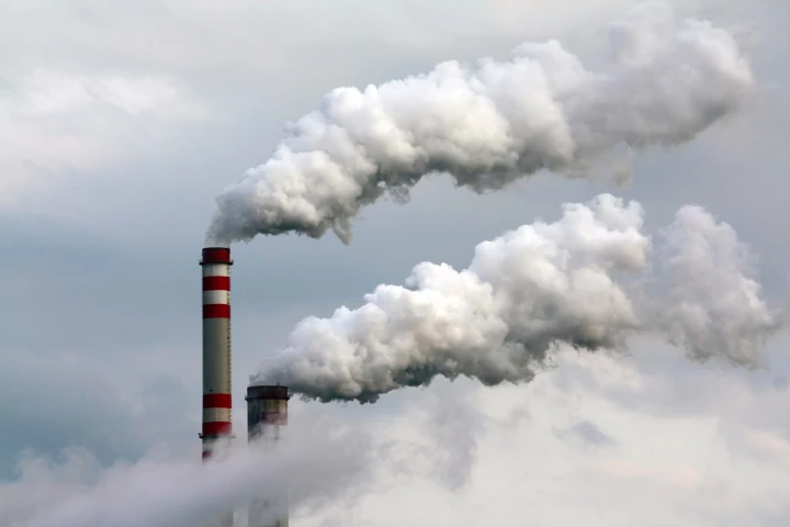 Research has found a link between exposure to air pollution and the risk of developing heart arrhythmia