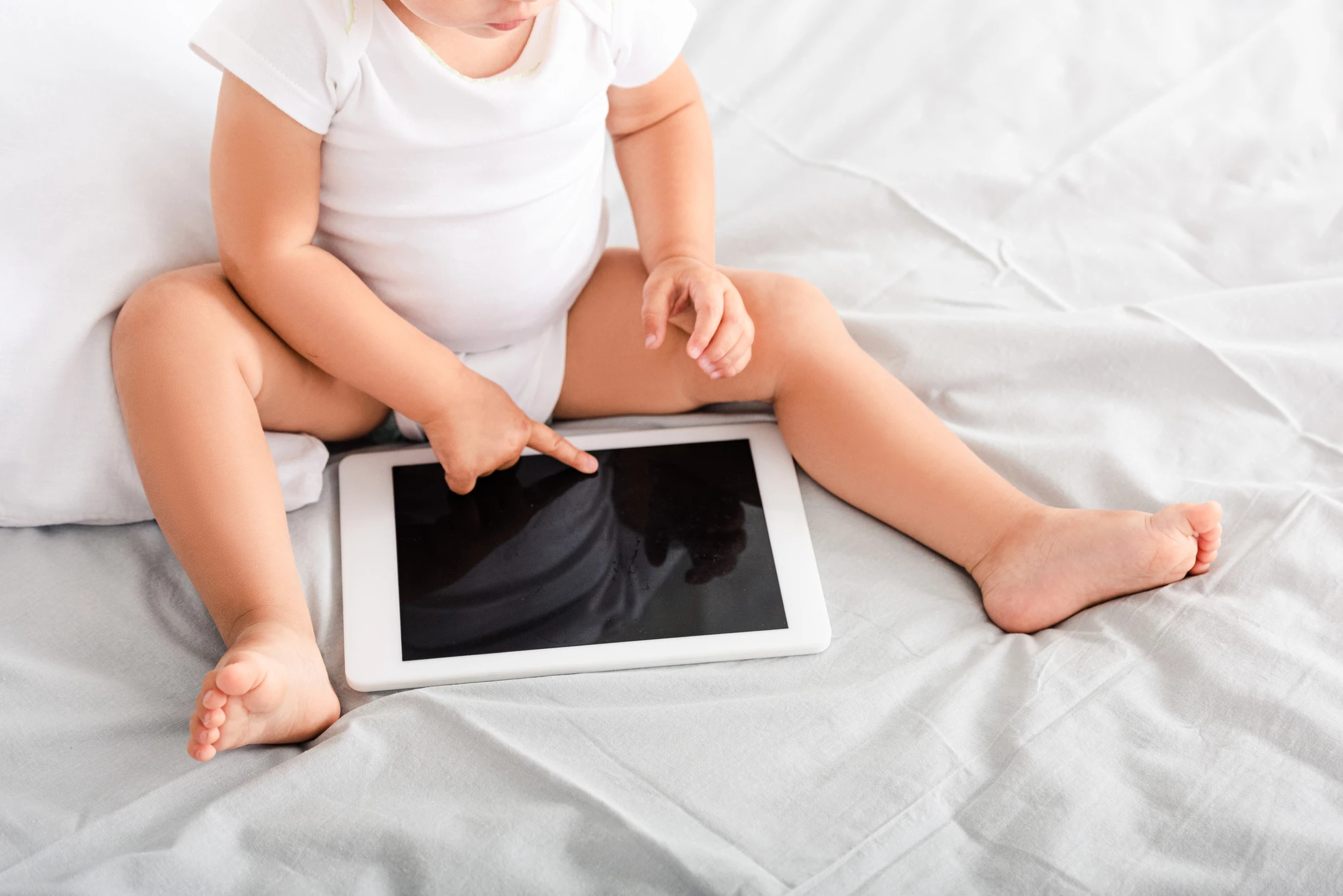 A new study suggests screen-time at the age of 12 months increases a child's risk of developing autism-like symptoms at the age of 24 months