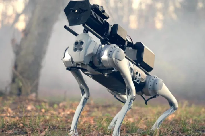 The robotic half has artificial intelligence