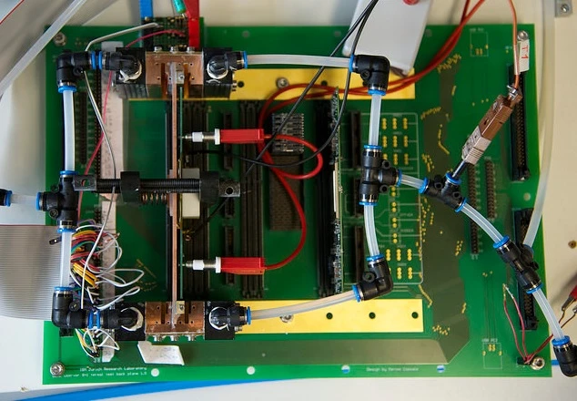 The prototype electronics and cooling system for the HCPVT (Photo: IBM)