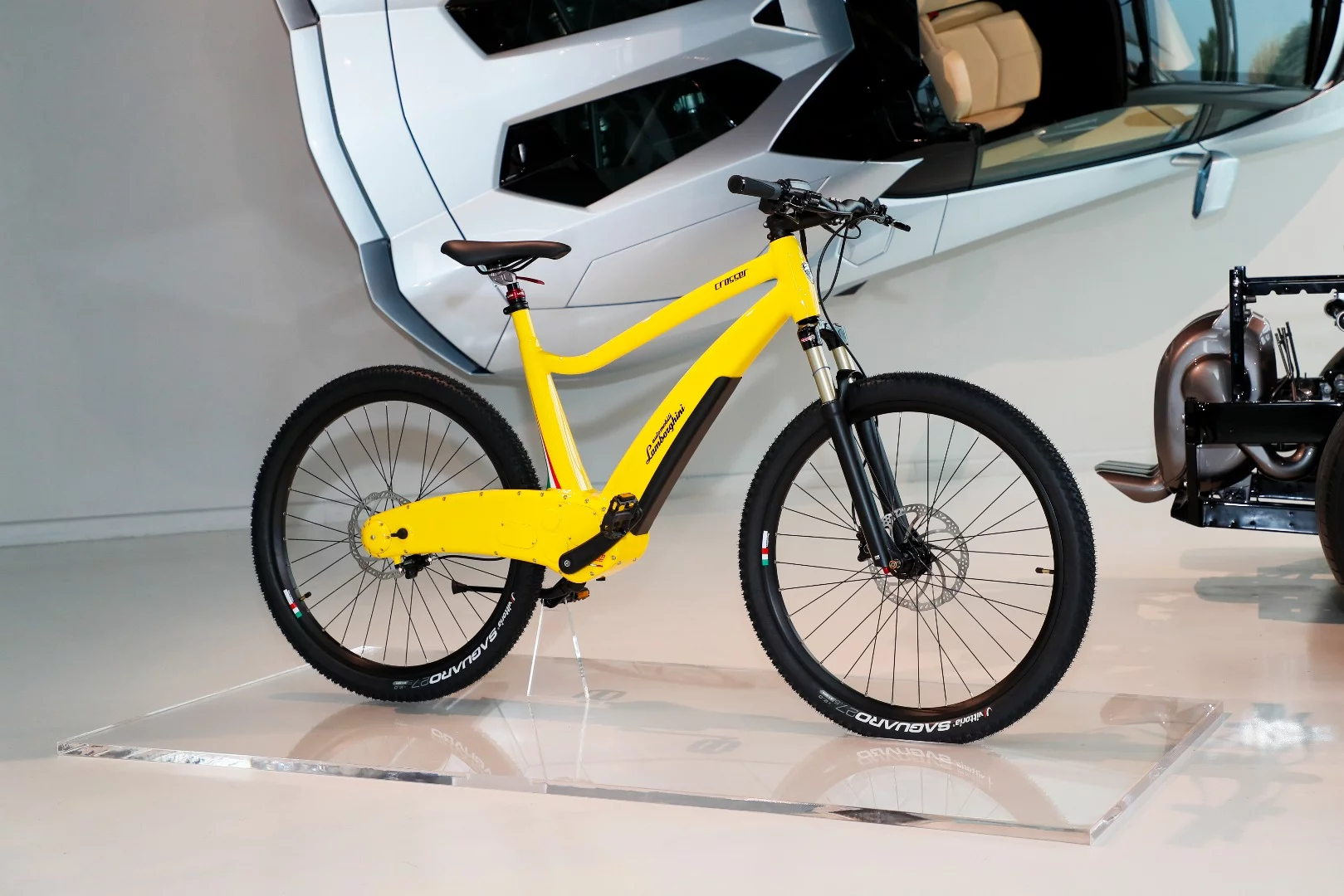 Both e-bikes were reportedly conceived, designed and built entirely in Italy