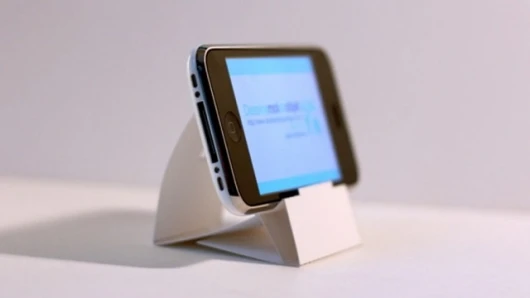 The Paper iPhone/iPod touch stand created by Julien Madérou
