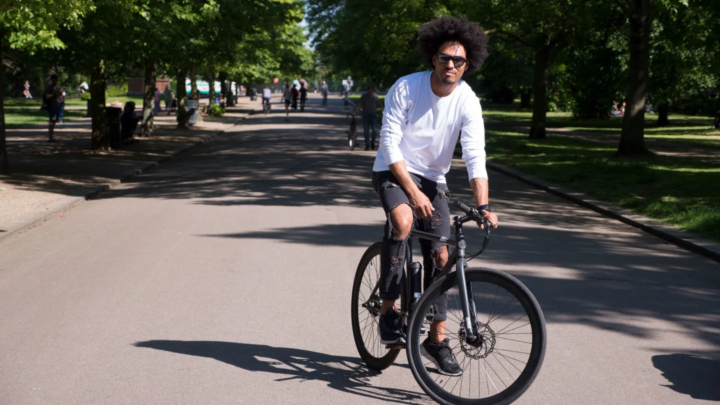 Riders can select three levels of electric assist on the AM1's LED display