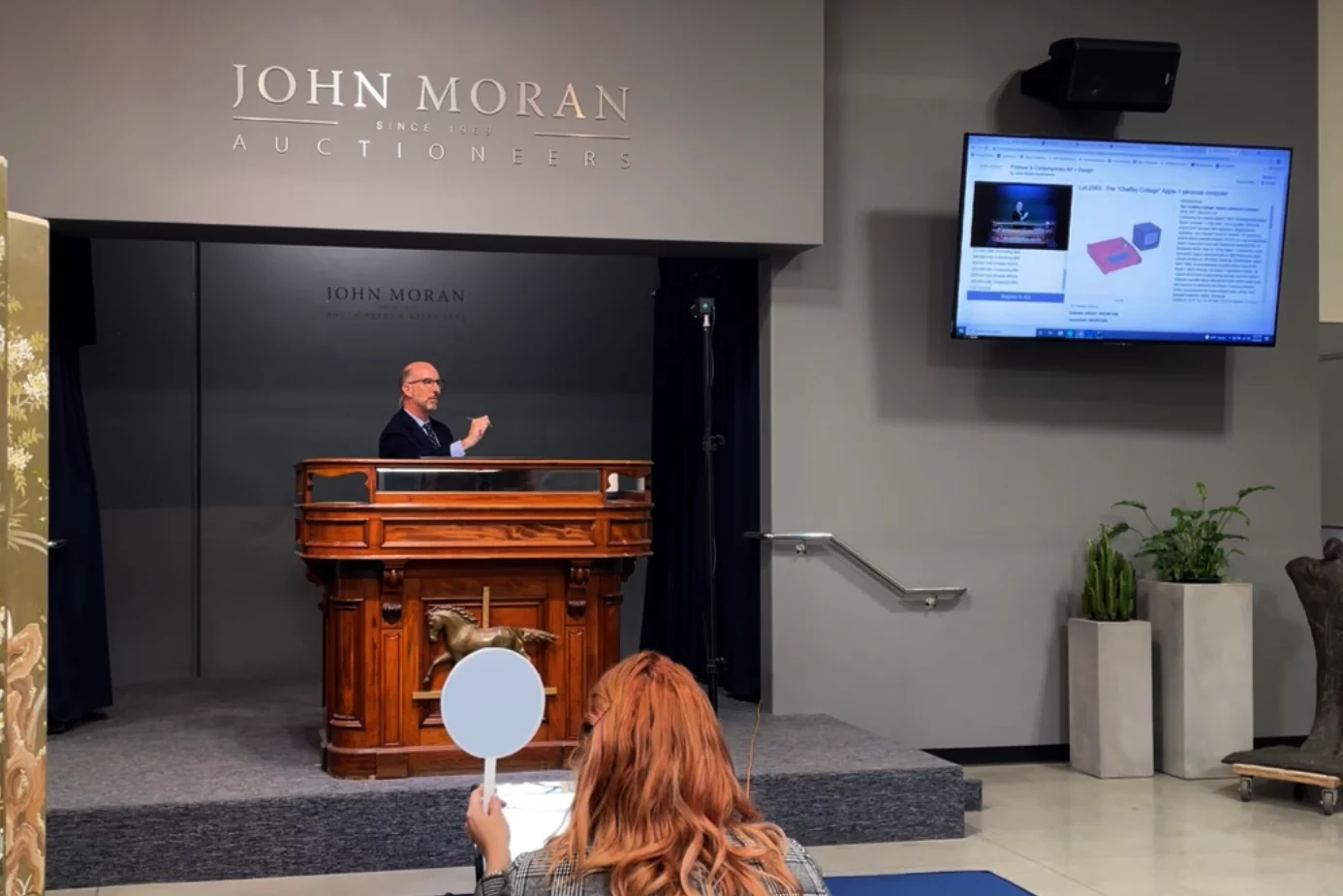 The "Chaffey College" Apple-1 sells for $500,000 at John Moran Auctioneers on 10 November 2021